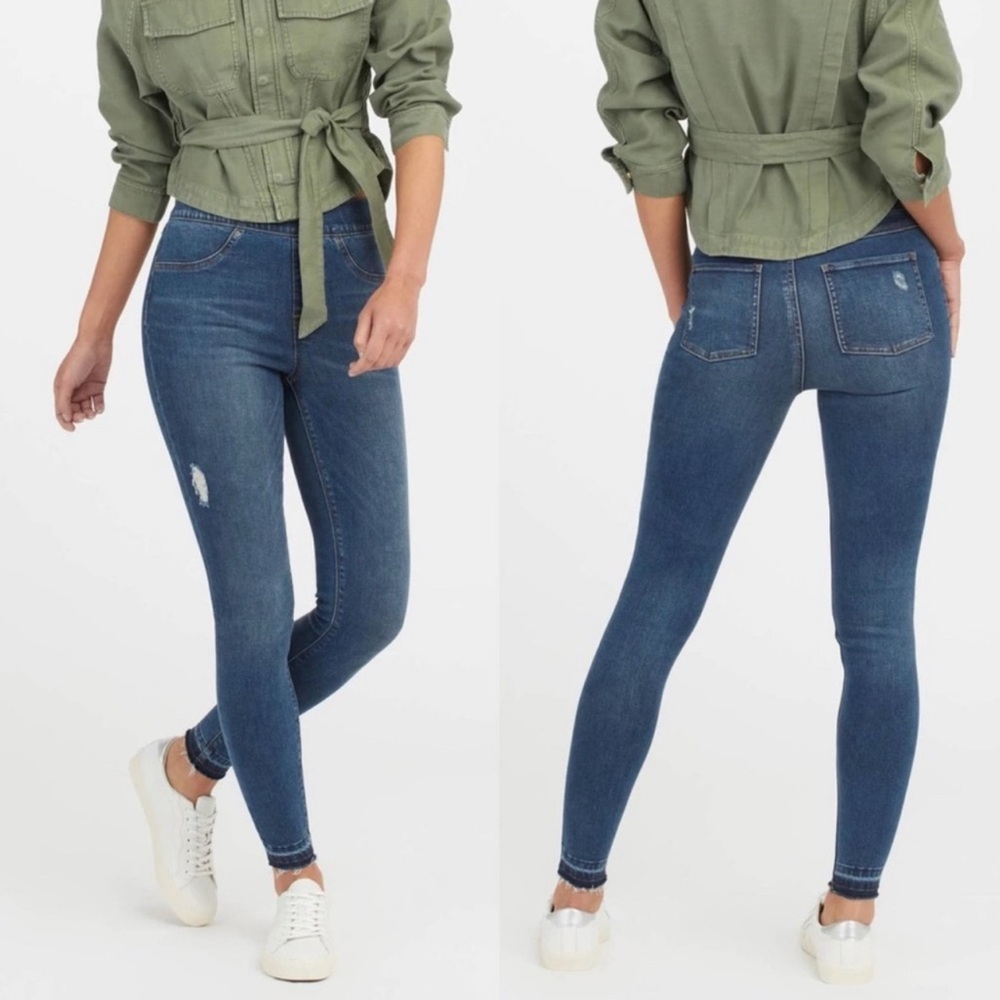 Spanx Distressed Ankle Skinny Jeans in Medium
Wash‎ Size Medium
